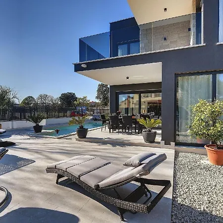 Ferienhaus Moderne, Luxurios Ausgestattete Mit Pool, Whirlpool, Klimaanlage Und Wifi Fur 10 Personen *